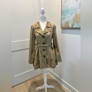 Decree 100% cotton belted ruffle bottom khaki trench coat feminine lightweight M